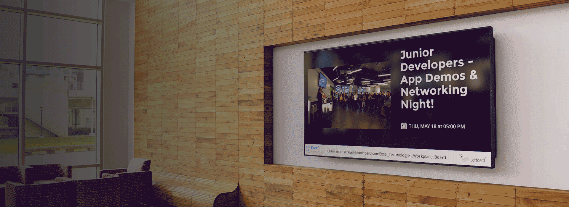 Animated GIF of digital signage screens in a shopping mall by Visual Lab, showcasing dynamic ads, promotions, and engaging visual content to attract and inform visitors.صورة GIF متحركة لشاشات ديجيتال ساينج في مول من فيجوال لاب، تعرض إعلانات ديناميكية وعروض ومحتوى بصري تفاعلي لجذب الزوار وإبراز المعلومات.
