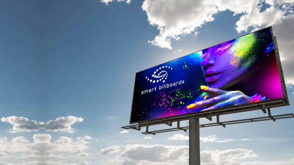 Outdoor billboard LED display by Visual Lab delivering high impact digital advertising, dynamic content, and powerful brand visibility in public spaces.شاشة بيلبورد إل إي دي خارجية من فيجوال لاب تقدم إعلانات رقمية مؤثرة ومحتوى ديناميكي وتعزز ظهور العلامات التجارية في الأماكن العامة.